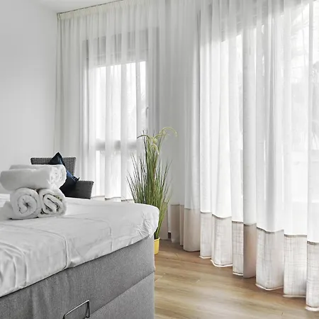 Apartment Amalia Ii - Heated Pool, Sauna & Jacuzzi Torrevieja
